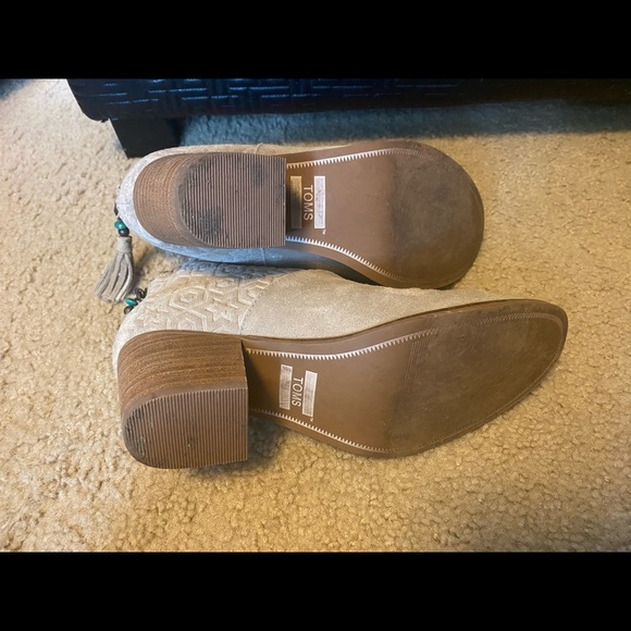 Tom’s booties - Picture 3 of 6